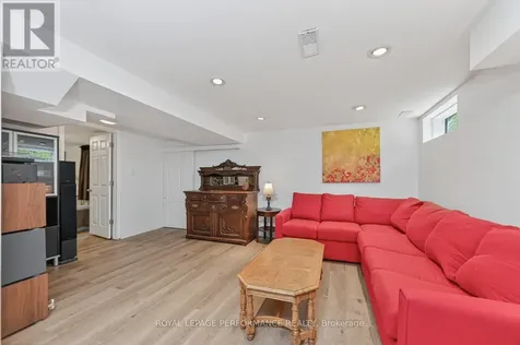 140 Begonia Avenue Ottawa ON K1H 6E4