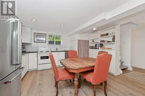140 Begonia Avenue Ottawa ON K1H 6E4