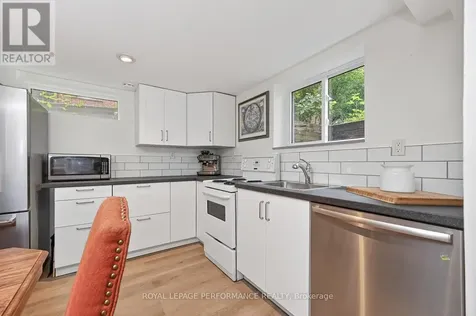 140 Begonia Avenue Ottawa ON K1H 6E4