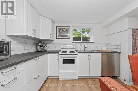140 Begonia Avenue Ottawa ON K1H 6E4