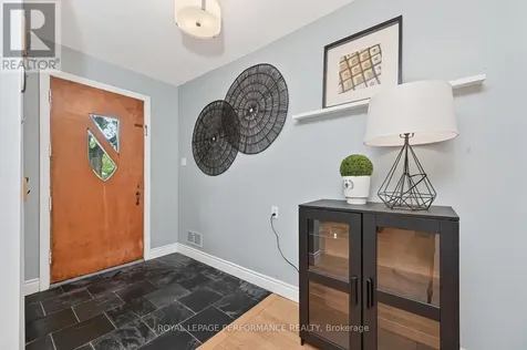 140 Begonia Avenue Ottawa ON K1H 6E4