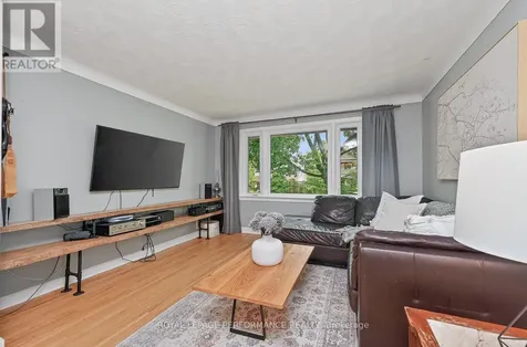 140 Begonia Avenue Ottawa ON K1H 6E4