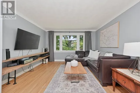 140 Begonia Avenue Ottawa ON K1H 6E4