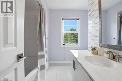 133 Warner Drive Oakville ON L6L 6G7