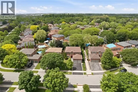 133 Warner Drive Oakville ON L6L 6G7