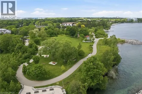133 Warner Drive Oakville ON L6L 6G7