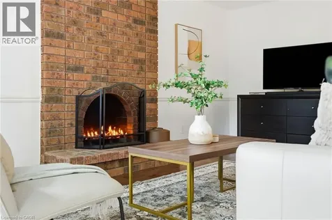 133 Warner Drive Oakville ON L6L 6G7