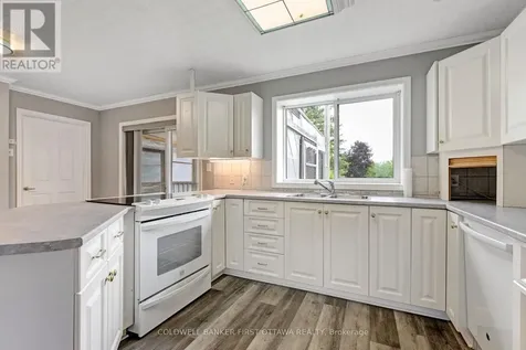 363 Napoleon Street Carleton Place ON K7C 3Y3