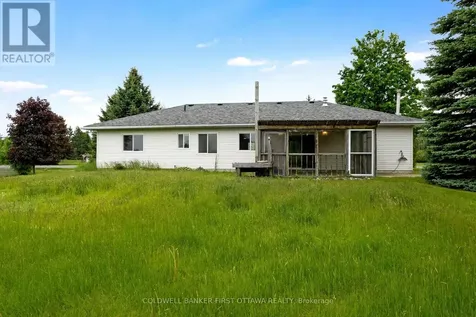 363 Napoleon Street Carleton Place ON K7C 3Y3