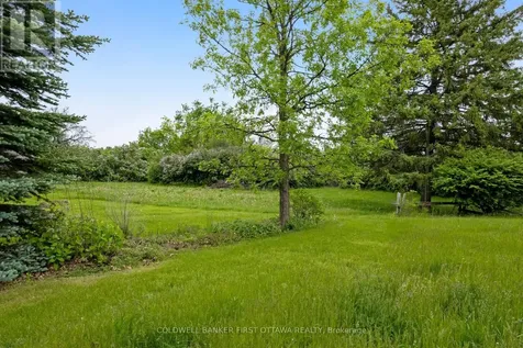363 Napoleon Street Carleton Place ON K7C 3Y3