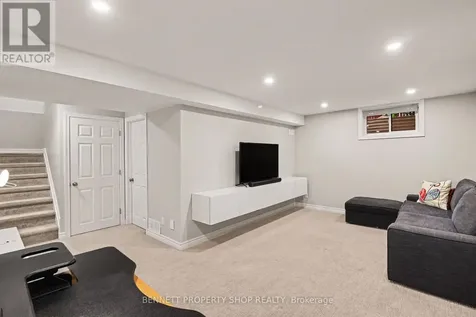 1474 Delia Crescent Ottawa ON K4A 2Y2
