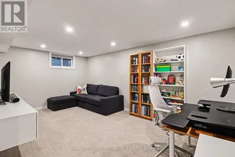 1474 Delia Crescent Ottawa ON K4A 2Y2
