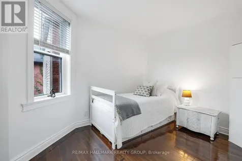 29 Thornton Avenue Ottawa ON K1S 2R8