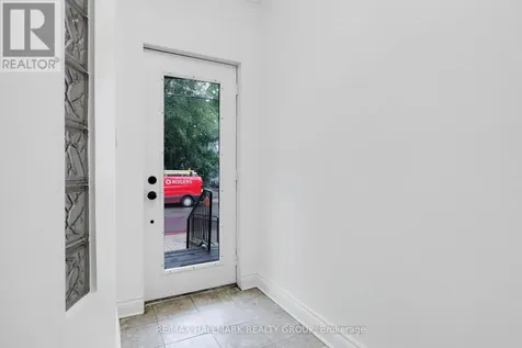 29 Thornton Avenue Ottawa ON K1S 2R8