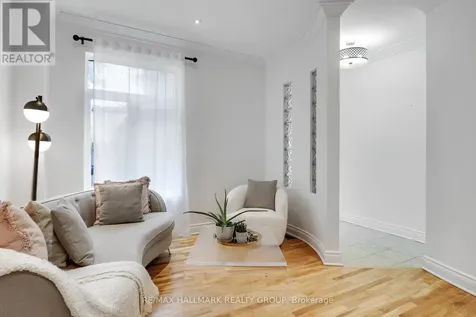 29 Thornton Avenue Ottawa ON K1S 2R8