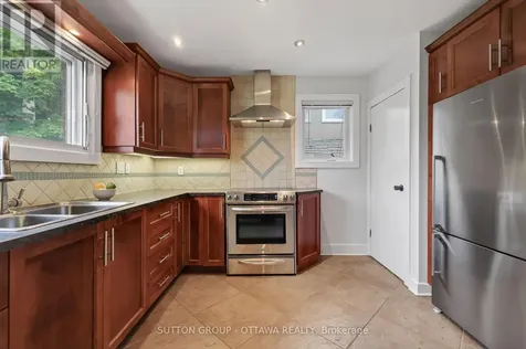 93 Ontario Street Ottawa ON K1K 1K8