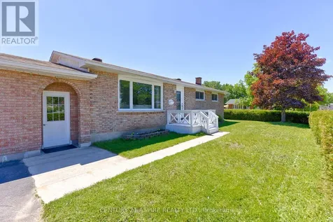 17 Maple Avenue Petawawa ON K8H 2Y4