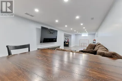 17 Maple Avenue Petawawa ON K8H 2Y4