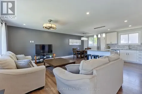 17 Maple Avenue Petawawa ON K8H 2Y4