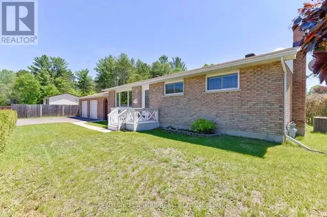 17 Maple Avenue Petawawa ON K8H 2Y4