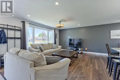 17 Maple Avenue Petawawa ON K8H 2Y4