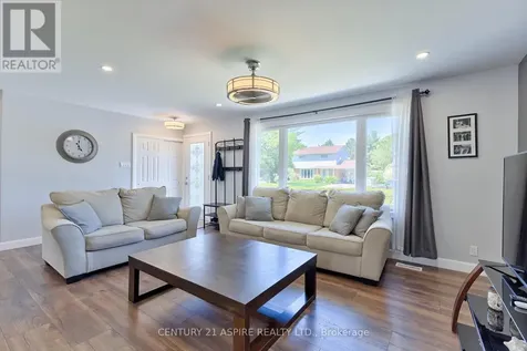 17 Maple Avenue Petawawa ON K8H 2Y4
