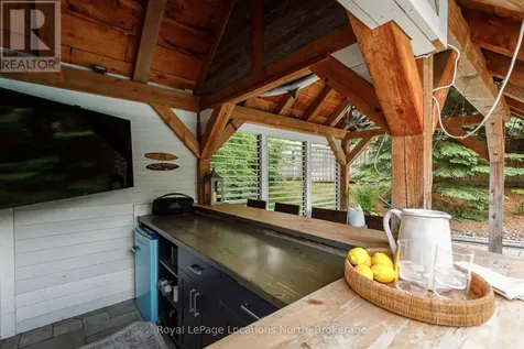 42 Lockhart Road Collingwood ON L9Y 2L3