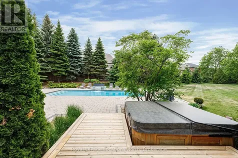 42 Lockhart Road Collingwood ON L9Y 2L3