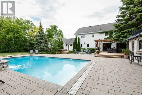 42 Lockhart Road Collingwood ON L9Y 2L3