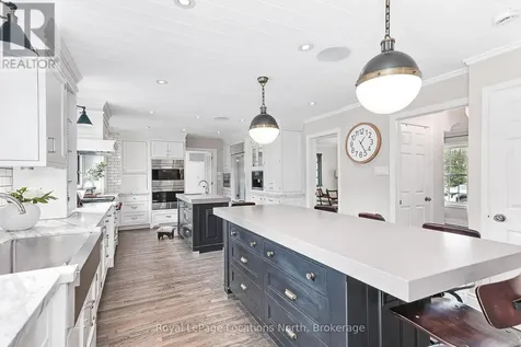 42 Lockhart Road Collingwood ON L9Y 2L3