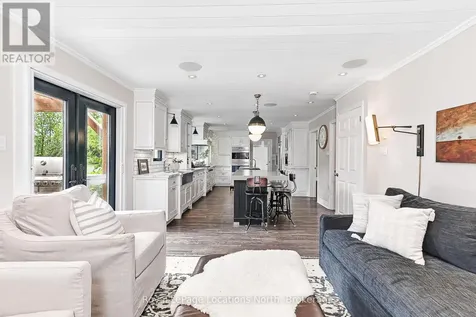 42 Lockhart Road Collingwood ON L9Y 2L3