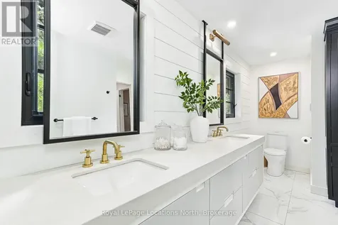 42 Lockhart Road Collingwood ON L9Y 2L3