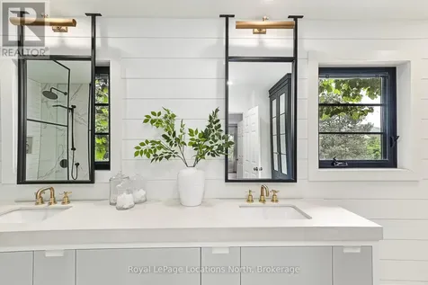 42 Lockhart Road Collingwood ON L9Y 2L3