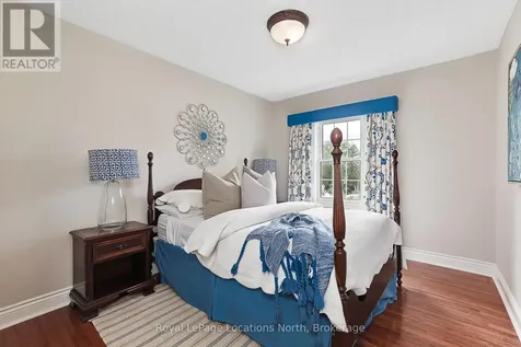 42 Lockhart Road Collingwood ON L9Y 2L3