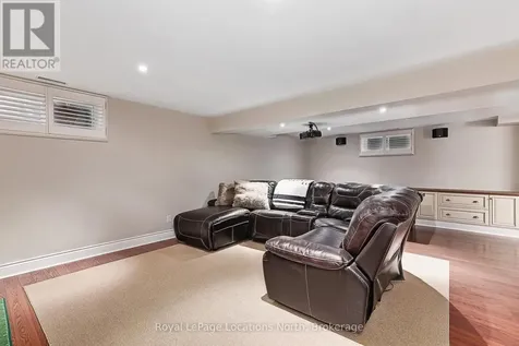 42 Lockhart Road Collingwood ON L9Y 2L3