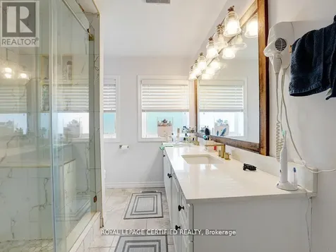 209 Briarmeadow Drive Kitchener ON N2A 4C5