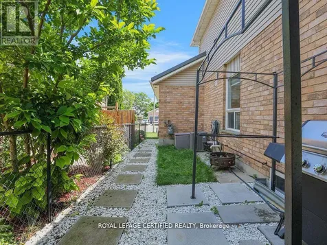 209 Briarmeadow Drive Kitchener ON N2A 4C5