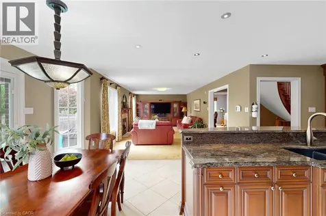 6872 Round Leaf Court Mississauga ON L5N 6X6