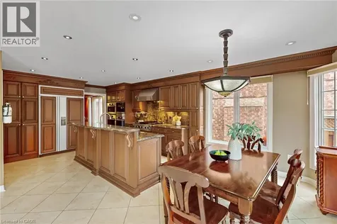 6872 Round Leaf Court Mississauga ON L5N 6X6