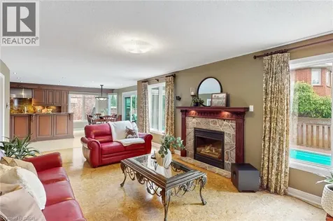 6872 Round Leaf Court Mississauga ON L5N 6X6
