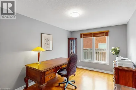 6872 Round Leaf Court Mississauga ON L5N 6X6