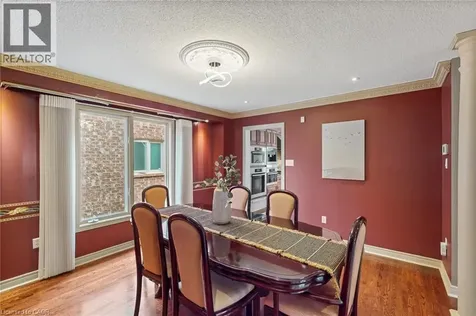 6872 Round Leaf Court Mississauga ON L5N 6X6