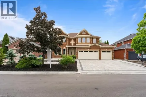 6872 Round Leaf Court Mississauga ON L5N 6X6