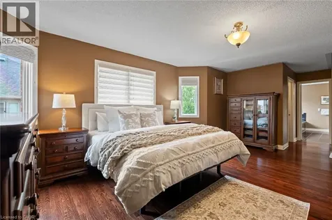 6872 Round Leaf Court Mississauga ON L5N 6X6