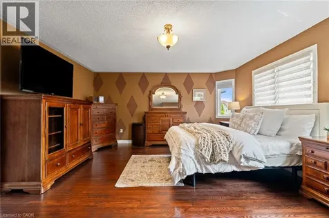 6872 Round Leaf Court Mississauga ON L5N 6X6