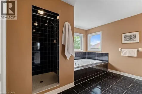 6872 Round Leaf Court Mississauga ON L5N 6X6