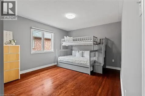 6872 Round Leaf Court Mississauga ON L5N 6X6
