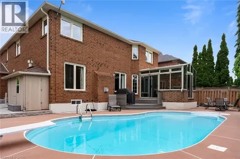 6872 Round Leaf Court Mississauga ON L5N 6X6