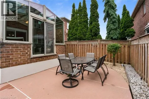 6872 Round Leaf Court Mississauga ON L5N 6X6