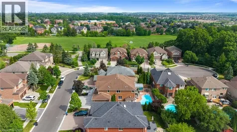 6872 Round Leaf Court Mississauga ON L5N 6X6
